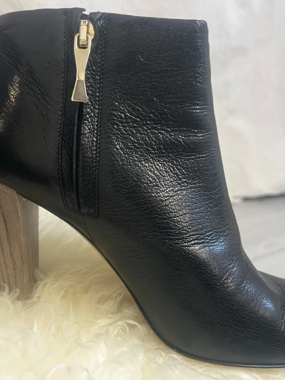 kate spade Black Leather Pointed Ankle Booties‎ Stacked Heel Sz 8.5 Quiet Luxury